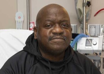 U.S. man who received first-ever modified pig kidney transplant dies