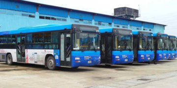 Lagos stops 25% discount on bus, ferry, train fares