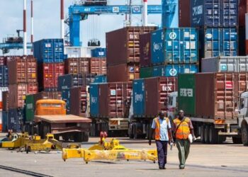 Naira depreciation: Vehicle importation drops by  60.8%