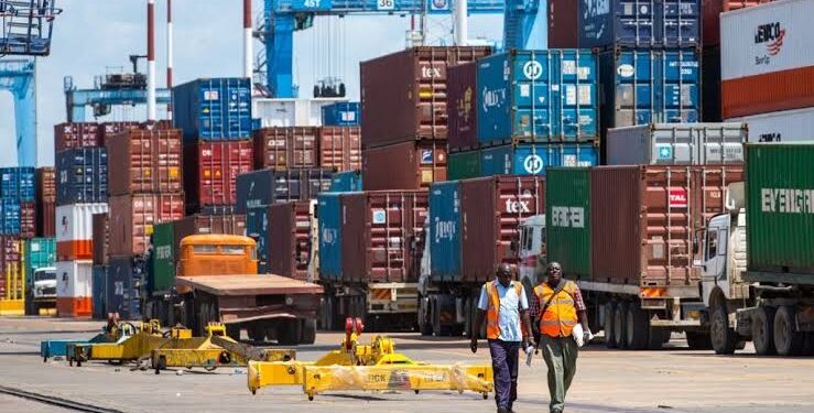 Naira depreciation: Vehicle importation drops by  60.8%