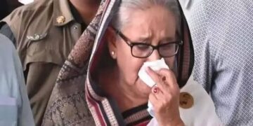 Bangladesh PM resigns, flees as protesters storm palace