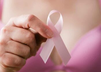 US breast cancer deaths fall but younger women increasingly diagnosed – study