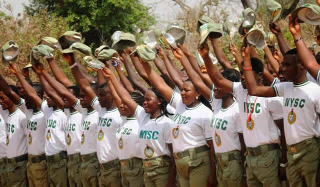 FG lifts ban prohibiting corpers from  serving in banks, oil companies, others