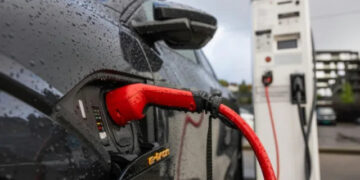 Electric cars purchase surge in Norway despite being an oil and gas producer