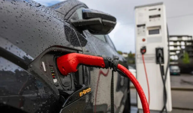 Electric cars purchase surge in Norway despite being an oil and gas producer