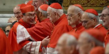 Cardinals  moving into Vatican to elect new Pope