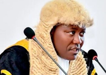 EFCC arrests ex-Plateau Speaker, 14 others over alleged N2.5bn scam