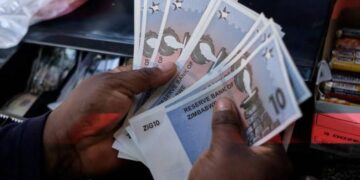 New Zimbabwe’s currency defiant amid credibility crisis