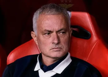 Mourinho exits  Fenerbahce