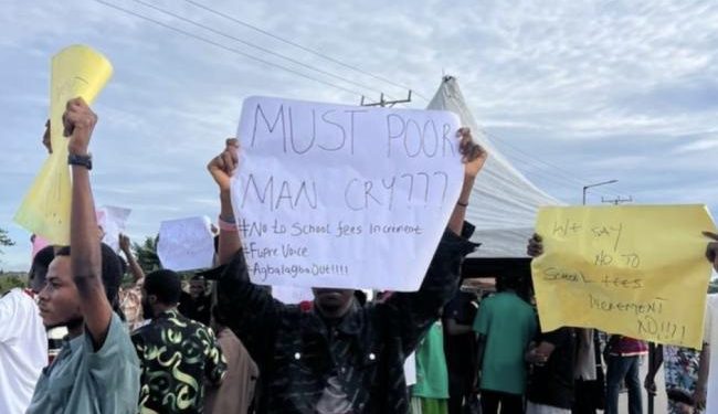 Students of petroleum university in Delta protest tuition fee increase