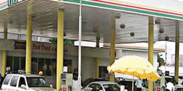 BREAKING: NNPC hikes petrol price to N992 a litre in Lagos