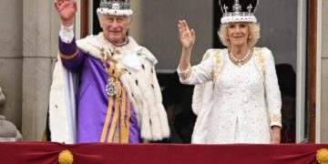 British royals arrive in Vatican City for meeting with Pope