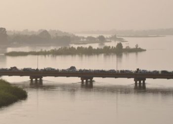 FG bans  mining on Second Niger bridge, River Niger