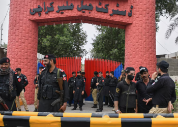 221 Afghan prisoners released from Pakistani prisons return home