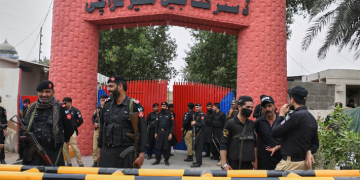 221 Afghan prisoners released from Pakistani prisons return home