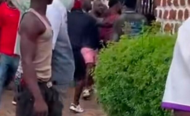 Protesters storm Och’Idoma palace with corpses after gunmen kill 10 in Benue reprisal attacks