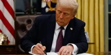 Trump declares Strait of Hormuz US territory