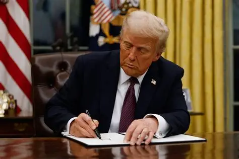 Trump declares Strait of Hormuz US territory
