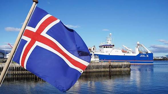 Iceland votes against talks on joining EU